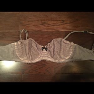 Victoria’s Secret Bra 34DD